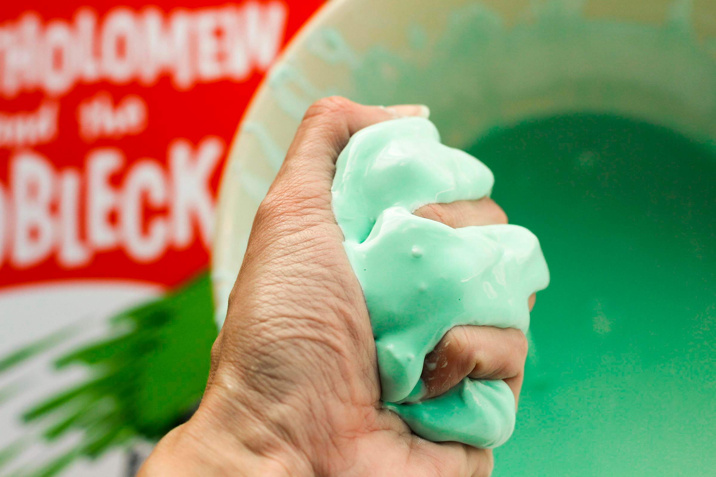 Brian Williams Science | Making Oobleck